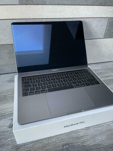 Macbook Pro 13 inch Space Grey met Touchbar