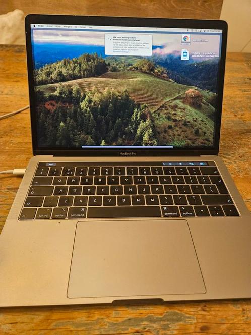 MacBook Pro 13 inch Touch 2.3 i5 QC 8 GB-256 GB Space Gray