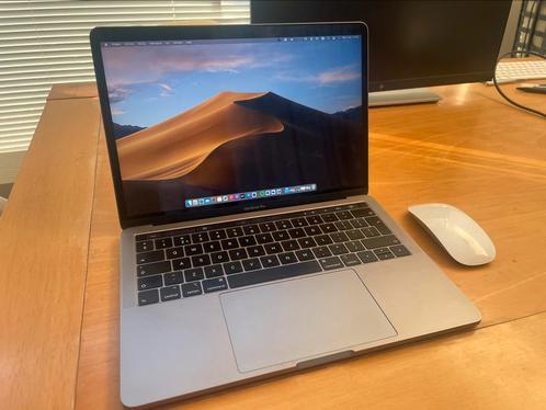 Macbook Pro 13 inch  touch bar (2018)