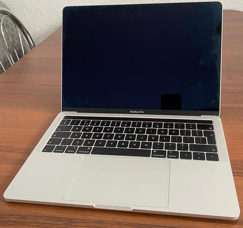 Macbook Pro 13-inch  Touch Bar 2019