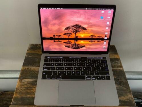 MacBook Pro 13 inch Touchbar 16GB RAM in top staat