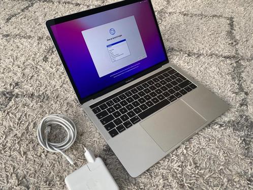 MacBook Pro 13 inch touchbar 2017  zilver  16 GB RAM  512
