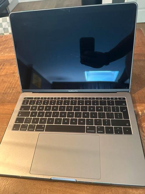 MacBook Pro 13 Intelcore I5 - 2017 model