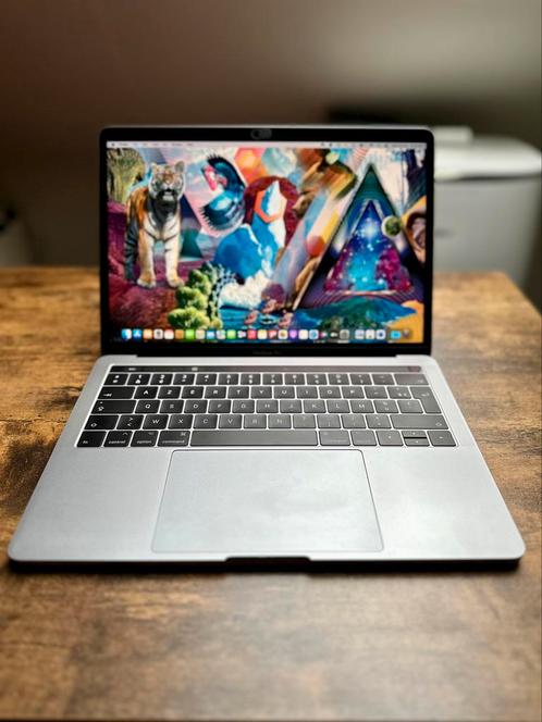 MacBook Pro 13  Space Gray  Touch Bar  256GB  3,1GHz