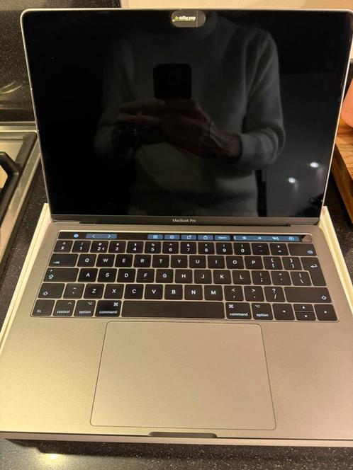 MacBook Pro 13 Space Grey 3.1GHZ8GB512GB touchbar