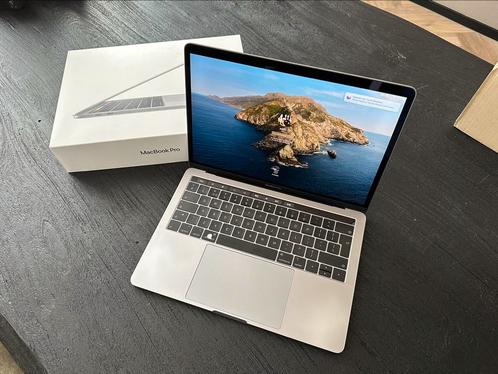 Macbook Pro 13 touchbar  2019  1.4Ghz i5  8GB  256GB