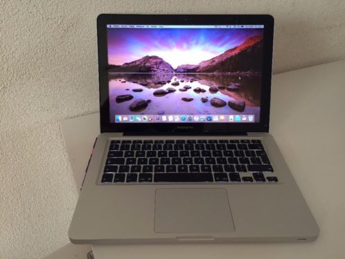 Macbook Pro 13034 1TB, nieuwe oplader en leuke accessoires