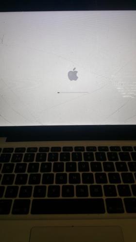 Macbook pro 13034 (2011) core i5 2,3ghz - barst  accu defect.