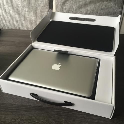 MacBook Pro 13034 2,3GHz i5 4GB 320GB met MAC Office programma