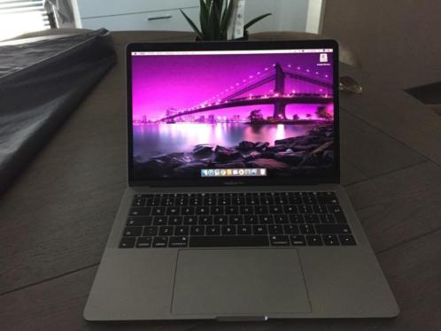 MacBook Pro 13034 256GB 8GB zonder TouchBar WEINIG GEBRUIKT