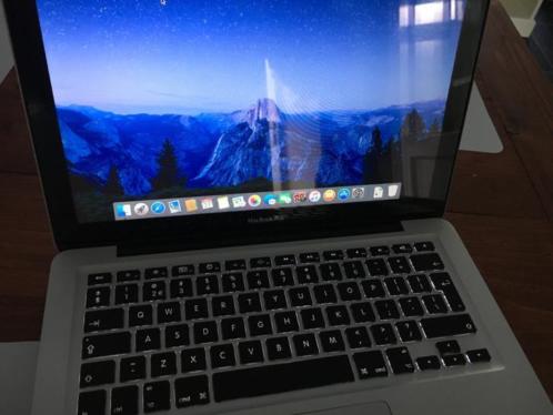 MacBook pro 13034 medio 2010 inclusief oplader.