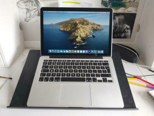 MacBook pro 13034 mid 2014 incl. oplader en hoes.