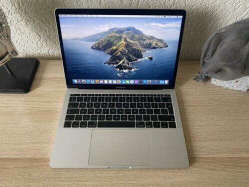 Macbook Pro 13034 Retina 2018 2.3 I5 8GB256GB Silver