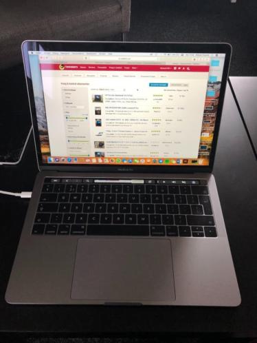 Macbook Pro 13034 Touchbar 2017 Space Grey(een paar weken oud)