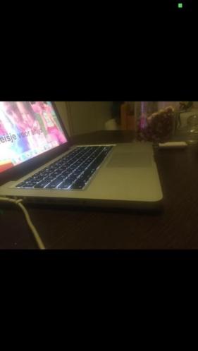 MacBook pro 13,3 maandje oud nieuw gekocht 