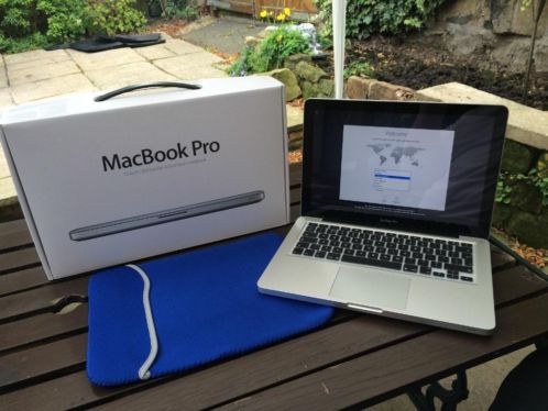 MacBook Pro 13,3034 2,4GHz 4GB 500GB HDD