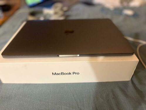 MacBook Pro 13.3Inch 500gb SSD  2016