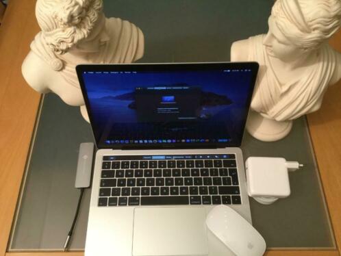 MacBook Pro 13,3inch.Touch Bar.Zilver.8GB.256GB SSD.Late2016