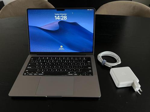 Macbook Pro - 14 Inch - M1 max - 32GB ram - Qwerty