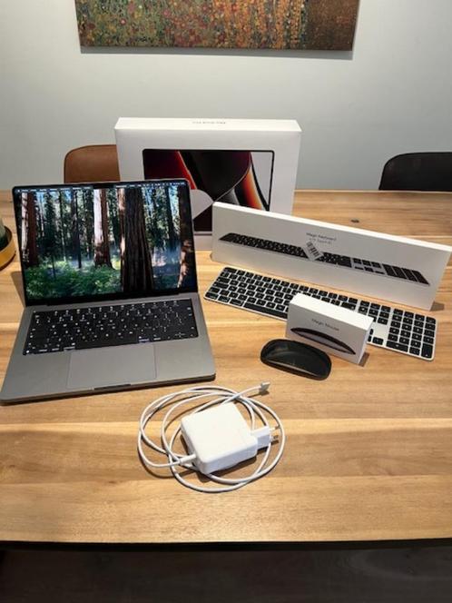 Macbook pro 14quot (2021) M1 Pro 32g SSD 1TB  Keyboard amp Muis