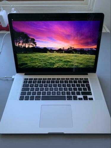 MacBook Pro 15 16GB - 256 GB SSD