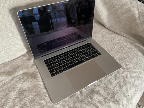 MacBook Pro 15 2018 Touch Bar defect