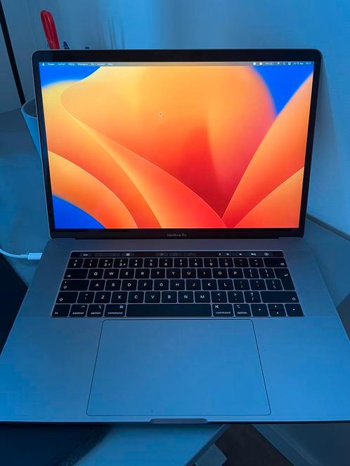 MacBook Pro 15 (2019) - 8-core i9 - 16 GB RAM - 512 GB SSD