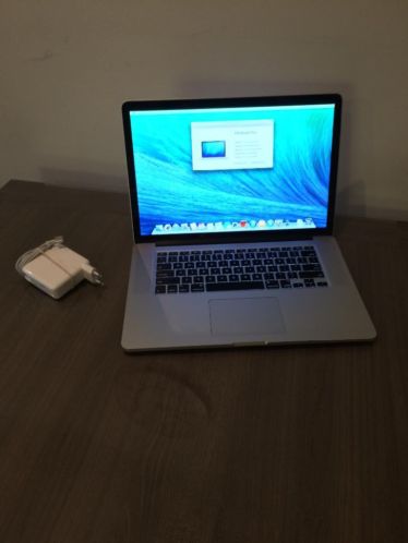 Macbook pro 15 2,3 Ghz i7 8GB 256GB SSD (NieuwstaatGarantie