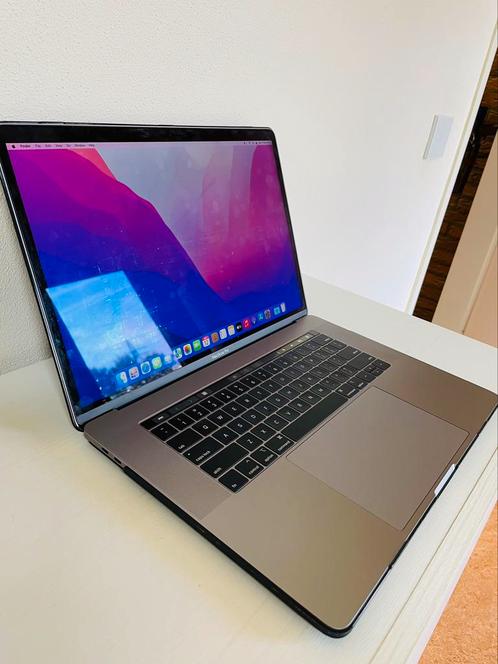 Macbook pro 15 i9 16GB 512GB Touchbar