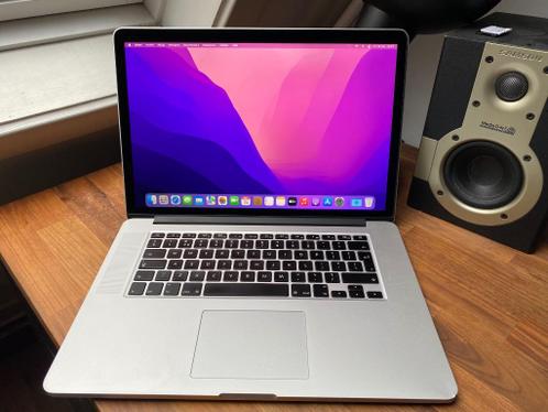 Macbook pro 15 inch 2015 I7 2,8 GHz AMD M370X 2GB 1TB 16GB