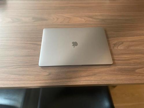 Macbook Pro (15 inch, 2016) 16 GB, i7, 2.7 GHz,