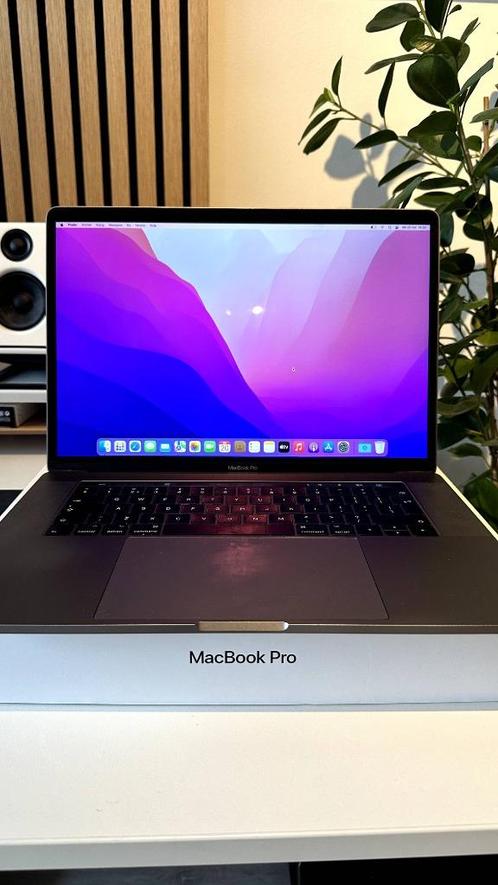 MacBook Pro 15 inch 2016 2.6 HZ Quad Core Intel Core i7