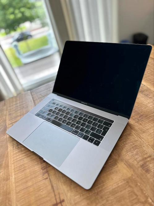 MacBook Pro  15 inch  2018  512 GB  16GB RAM
