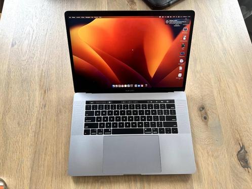 MacBook Pro 15 inch 2018 - 512GB - 6-core i7 - Radeon 560X