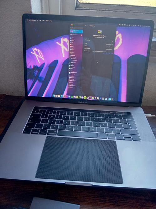 MacBook Pro 15-inch 2018, 6 cores, 16GB, 560X, 512GB