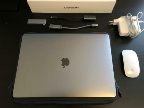 Macbook Pro 15 inch 2018 i7 nieuwstaat met doos amp extra039s