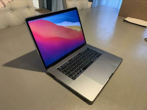 MacBook Pro  15-Inch  i7  2TB SSD  32GB RAM  INCL.BTW