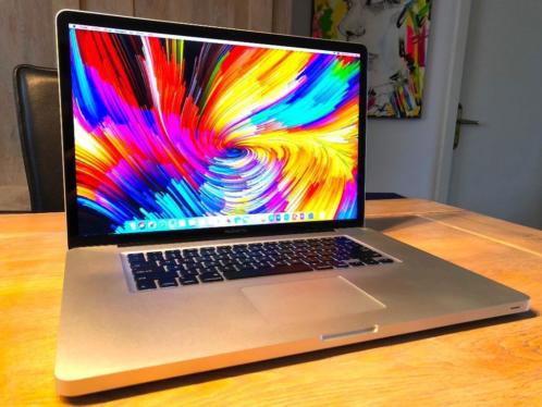 Macbook Pro 15 inch i7 Quad Core 8GB Ram 512GB SSD  EXTRA039S