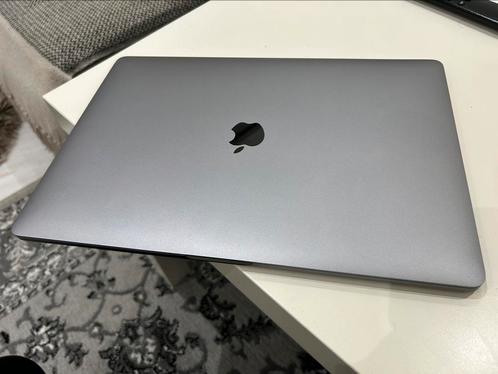 MacBook Pro 15 inch i7 Touch Bar LCD is Defect maar die werk
