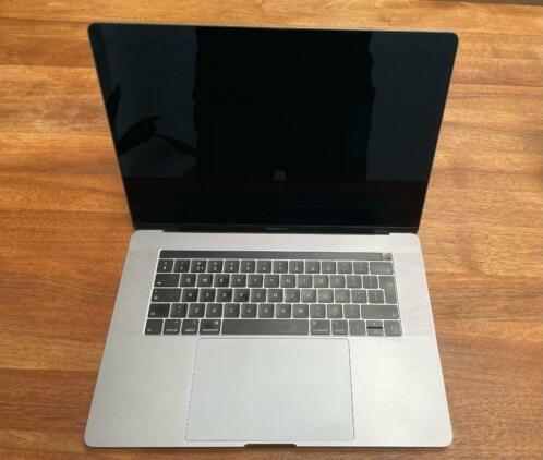 MacBook Pro 15 inch late 2018, 512GB SSD