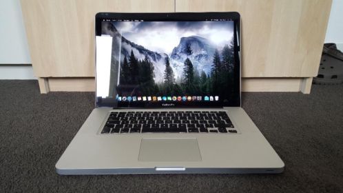 Macbook Pro 15 inch medio 2011  Quad Core i7  Graphics