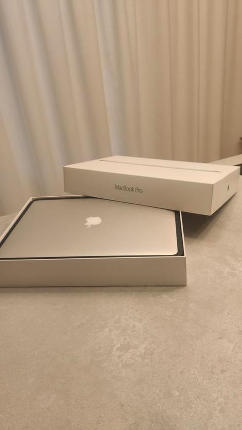 MacBook pro 15 inch  mid 2015  2.5ghz  512gb