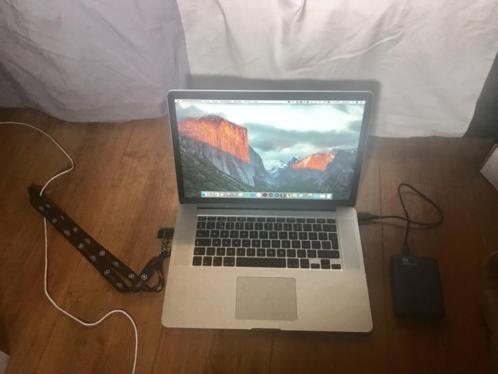 MacBook Pro 15 Inch Quad Core 2.5GHz i7 16GB RAM 500GB SSD