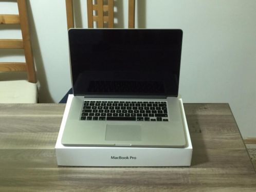 MacBook Pro 15-inch Retina Display (Intel Core i7 2.7GHz)