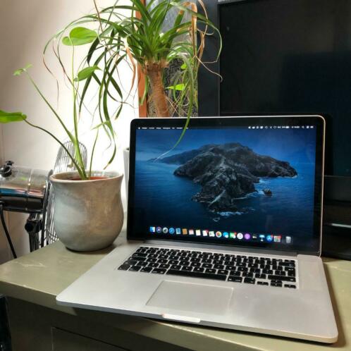 MacBook Pro 15 inch retina i7 (mid 2015) NIEUWE ACCU amp LADER