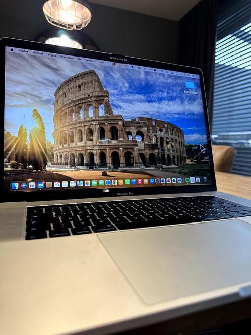 MacBook Pro 15-inch Silver (2016) met touchbar