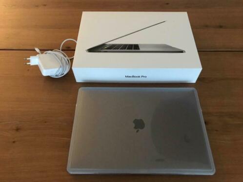 Macbook Pro 15 inch Touchbar in nieuwstaat met aankoopbon
