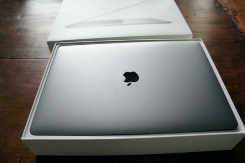 MacBook Pro 15 Retina i74,1 GHz16GB512 GB SSD4GB Radeon