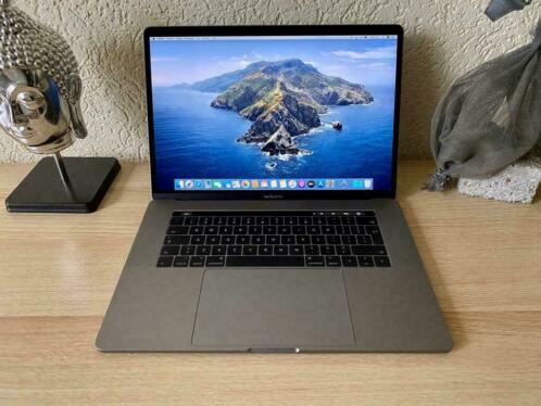 Macbook Pro 15 TouchBar 2018 2.9 I7 16GB512GB SSD 5 Cycli