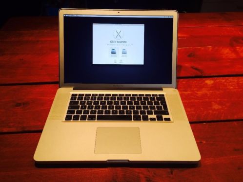 Macbook Pro 15034 2.0 Ghz i7 500GB Mat Beeld